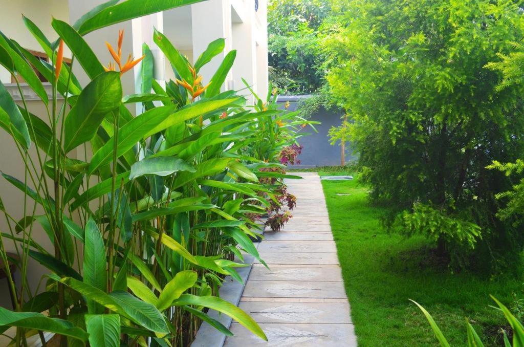 Nina Hotel 2*